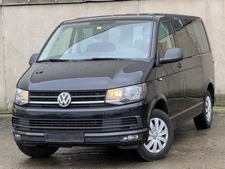 Volkswagen T6 Multivan vue avant extérieur avec calandre et phares